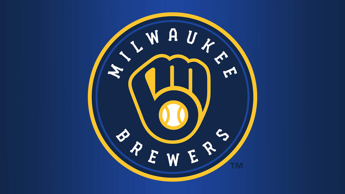 Milwaukee Brewers na platformě X: „There's nothing like summer in the 414  ☀️ Learn more about the #BrewCrewConnect story. 🔗:    / X