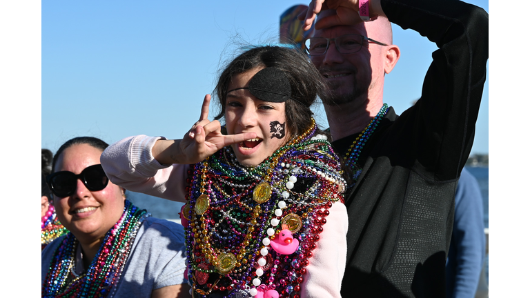 Gasparilla 2025 Happy Faces & beads! 