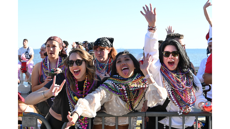 Gasparilla 2025 Happy Faces & beads! 