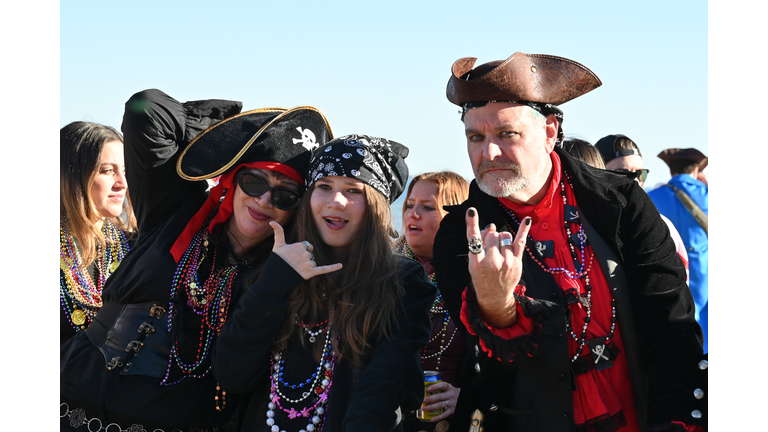 Gasparilla 2025 Happy Faces & beads! 