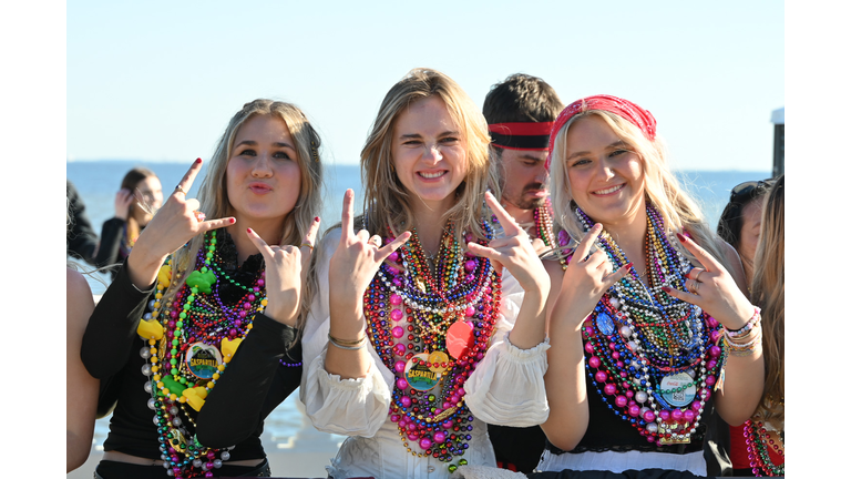 Gasparilla 2025 Happy Faces & beads! 