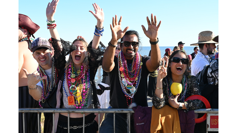 Gasparilla 2025 Happy Faces & beads! 