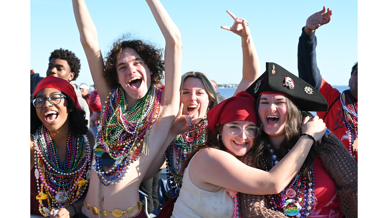 Gasparilla 2025 Happy Faces & beads! 