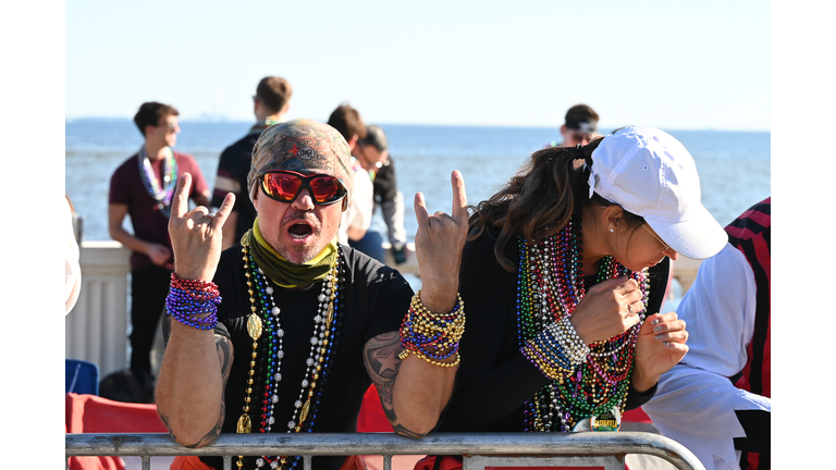 Gasparilla 2025 Happy Faces & beads! 