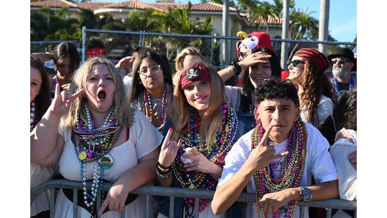 Gasparilla 2025 Happy Faces & beads! 