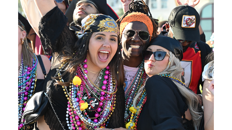 Gasparilla 2025 Happy Faces & beads! 