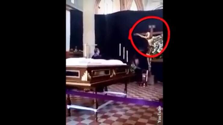 Video: Jesus Statue in Mexico Moves Its Head? | Coast to Coast AM