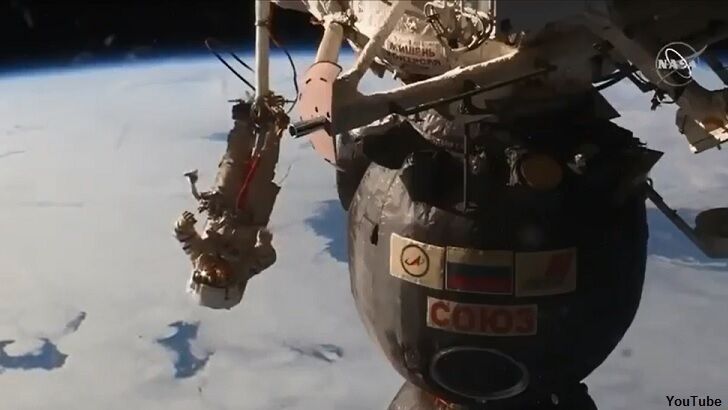 Video: Spacewalking Cosmonauts Inspect Mysterious ISS Hole