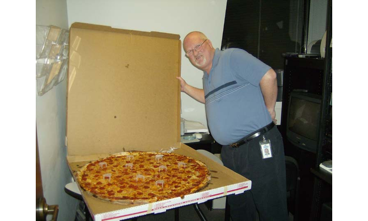 C2C Digicam: Steve Carr's Birthday Pizza