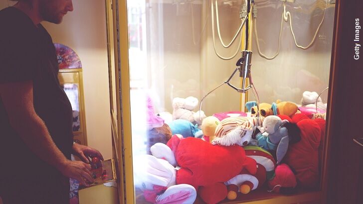 Arcade Owners in China Fear the 'Claw Master'