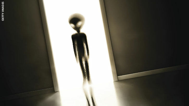 Alleged Abductee Claims to Have ET Photos