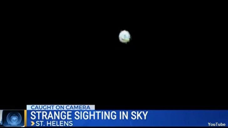 Video: Oregon Woman Spots Odd UFOs on Consecutive Nights