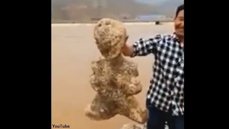 Creepy 'Humanoid' Creature Washes Ashore in China