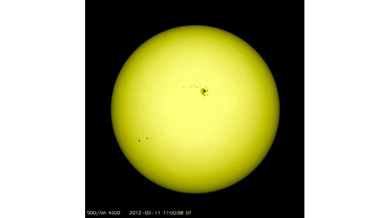 Huge Sunspot Aimed at Earth