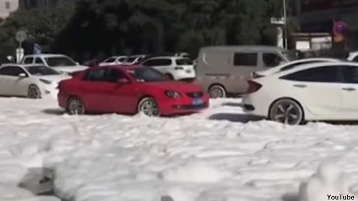 Mystery Foam Stops Traffic in China