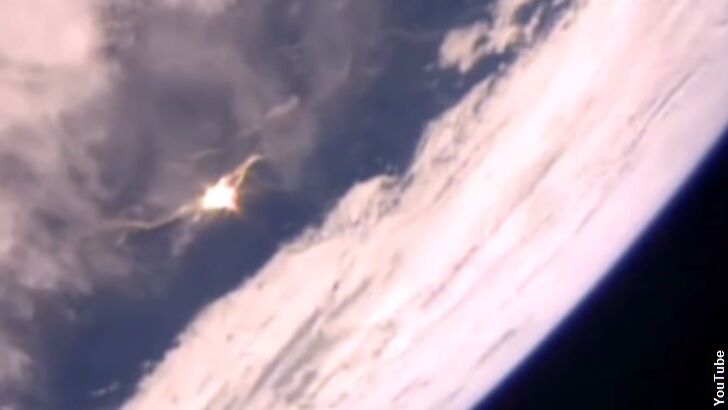 Video: UFO Filmed Exiting Earth's Atmosphere?