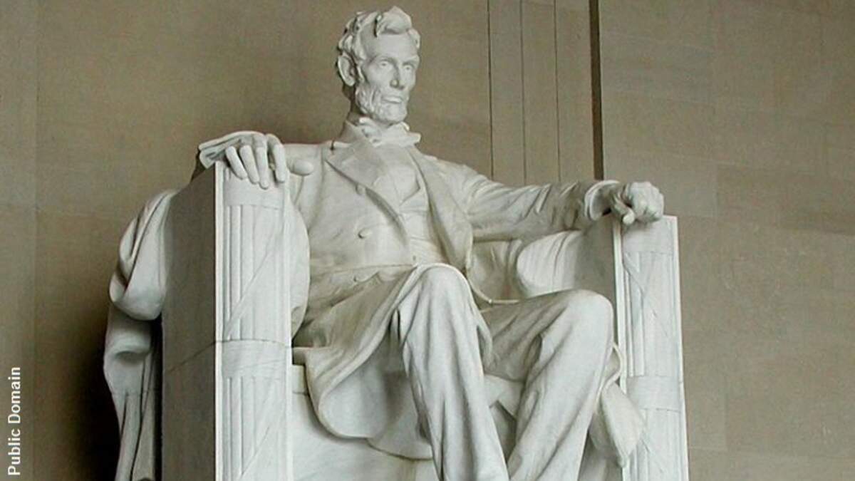 Legendary Lincoln Mystery Solved? Coast to Coast AM(02)