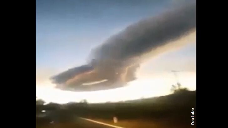 Eerie Cloud Appears Over Mexico
