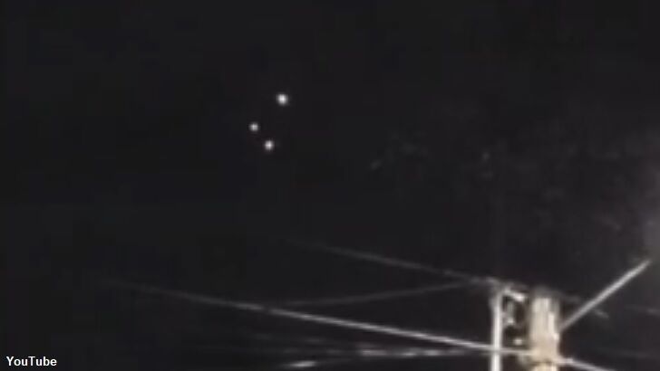 Cluster of UFOs Spotted in Washington