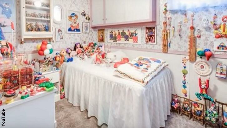 Clown-Filled House Creeps Out Web