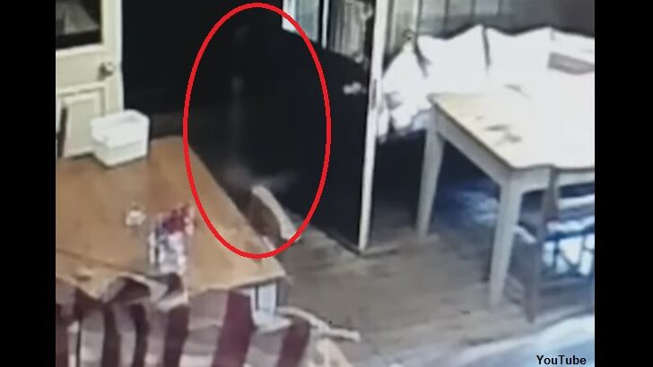 Watch: Ghost Filmed at English Pub?