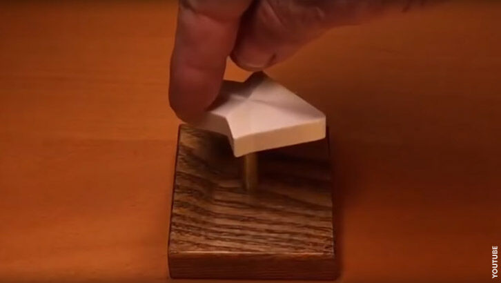 Watch: Baffling Pointing Arrow Illusion