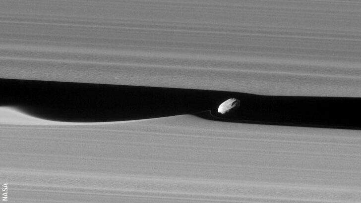 Cassini Photographs Saturn's 'Wavemaker' Moon