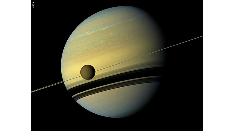 Stunning Color Images of Saturn
