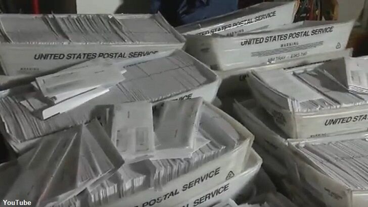 Video: Ohio Family Receives 55,000 Letters in Strange Mail Mishap