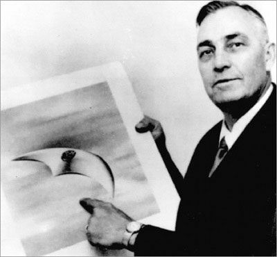 Kenneth Arnold & UFO Drawing