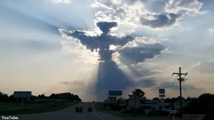 Driver Spots Amazing 'Angel' Cloud