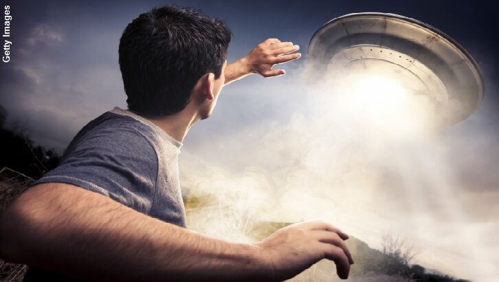 Video: 5 Cases of Strange Deaths That Followed UFO Encounters
