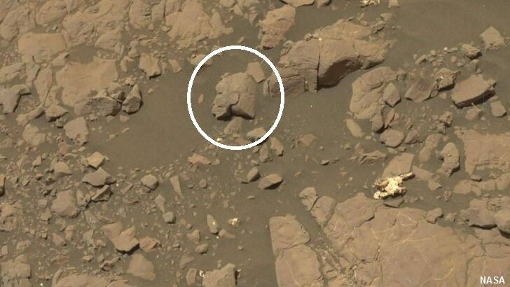 'Warrior Statue' Spotted on Mars