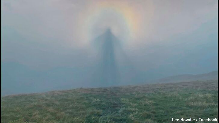 Video: 'Angelic' Weather Phenomenon Photographed in England