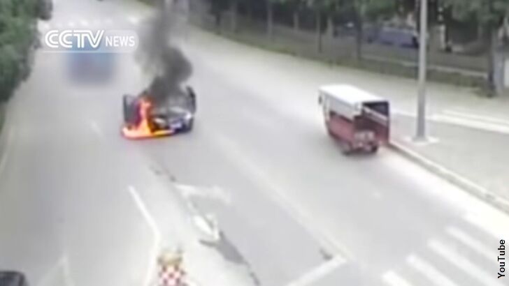 Watch: Car in China Spontaneously Combusts!