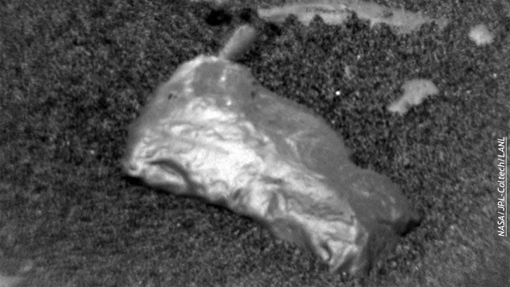 "Gold" Rock Found on Mars