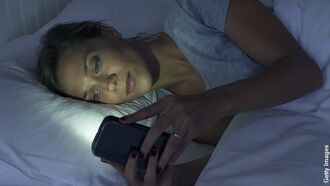 Odd Cell Phone Habit Causes Temporary Blindness