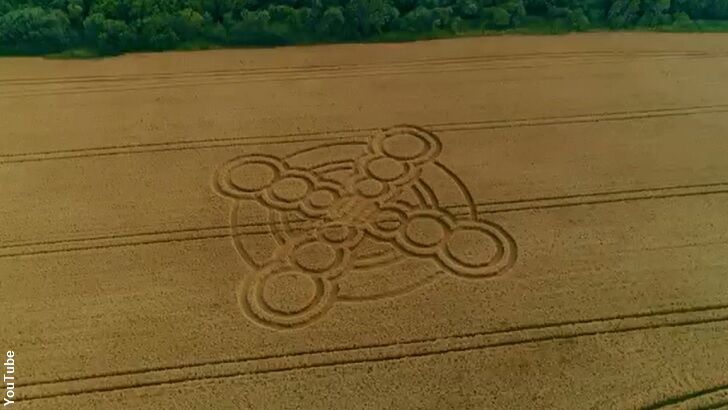 'Fidget Spinner' Crop Circle Found in England
