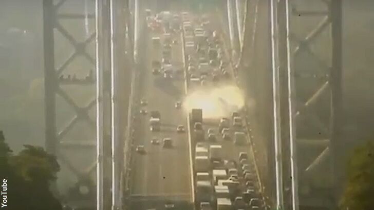 Video: Eerie Glowing Cloud Appears on George Washington Bridge