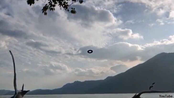 Strange Ring-Shaped UFO Photographed in China