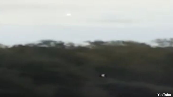Video: Driver in North Carolina Films UFO
