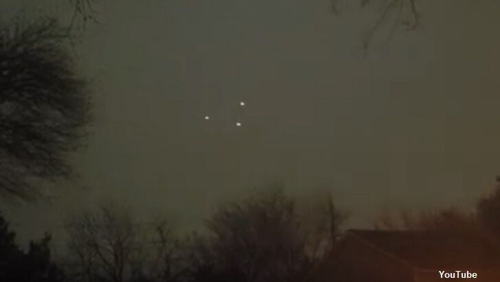 Video: Triangular UFO Filmed in Texas