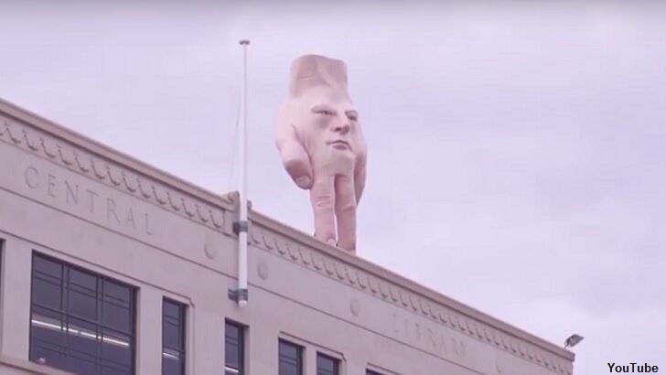 Video: Strange Hand Sculpture in New Zealand Draws Mixed Reviews