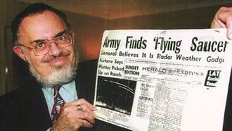Stanton Friedman's Massive Collection of UFO Files to be Cataloged by Archivists
