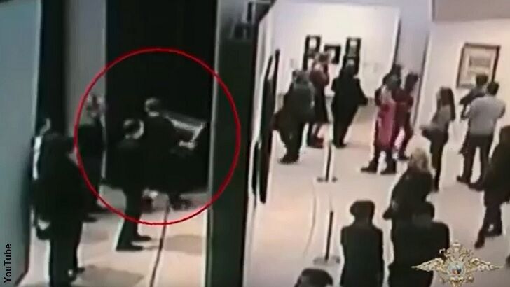 Watch: Nonchalant Thief Pulls Off Brazen Art Heist at Russian Museum