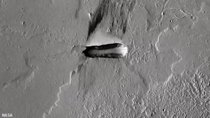 'Mothership' Spotted on Mars