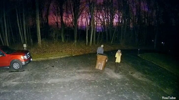 Watch: Series of Eerie Mystery Flashes Light Up Night Sky in Ohio