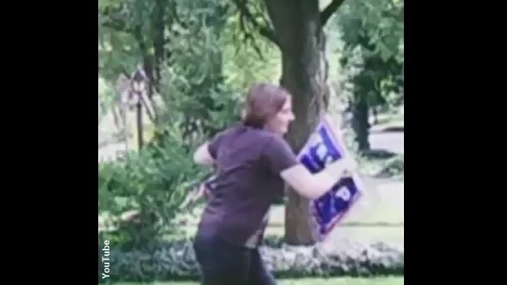 Watch: Trump Sign Thief Foiled by Clever Trap