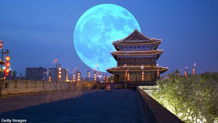 Chinese City May Get Fake Moon