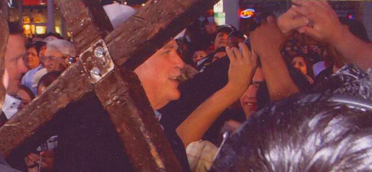 'The Cross' Premiere